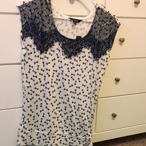 🍍3 for $25🍍Women’s Justify short sleeve shirt